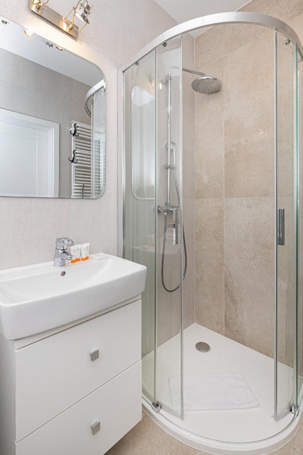 Plac Unii Apartment Gdynia City Centre By Noclegi Renters ภายนอก รูปภาพ
